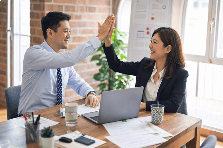 四大制造中心，<br>高效生产调度与资源共享，确保快速交付和高品质保障